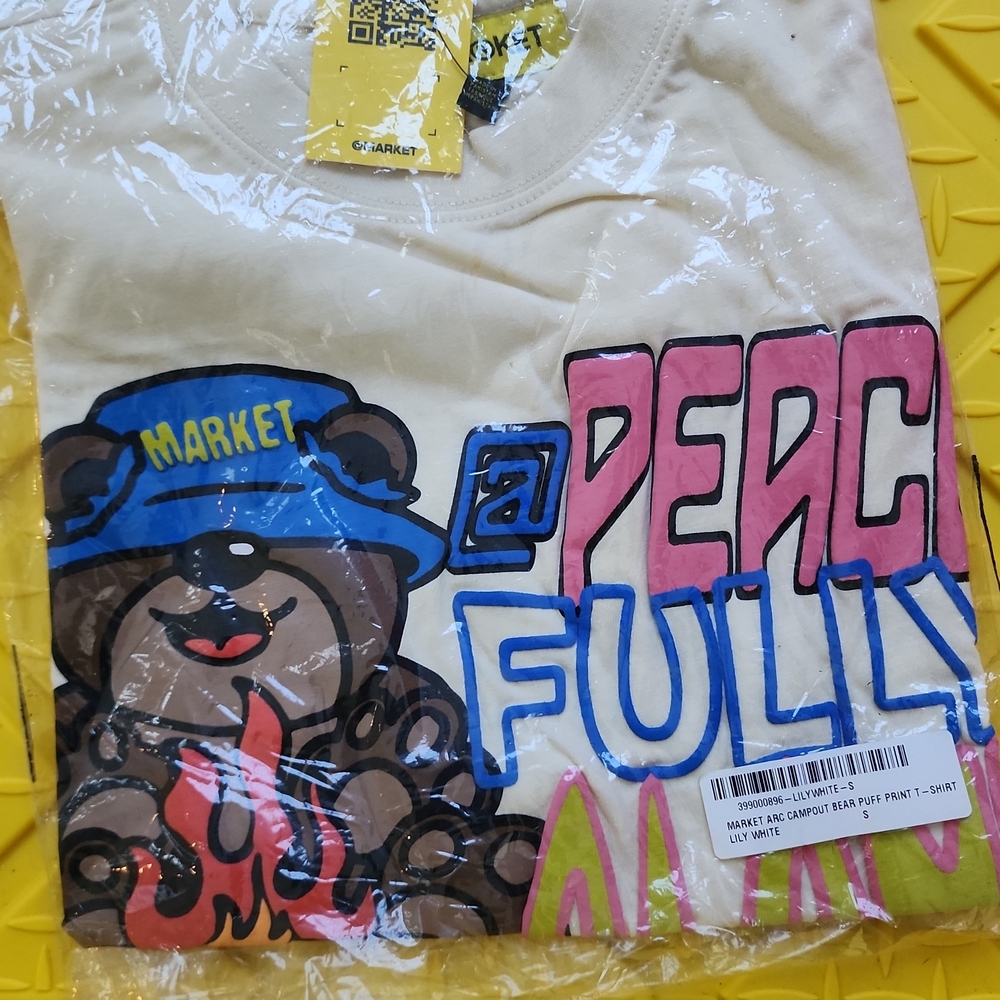 Market Bear Graphic Tee - White and Blue